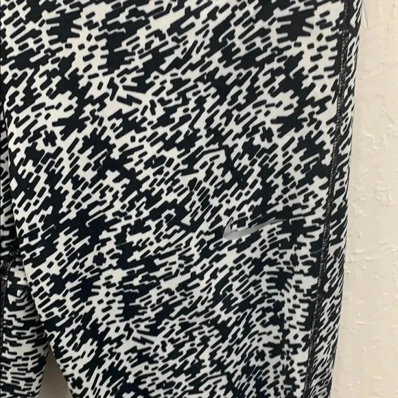 Nike Pronto ESSENTIAL Running Crop Pants Tights Size Small - Picture 2 of 5